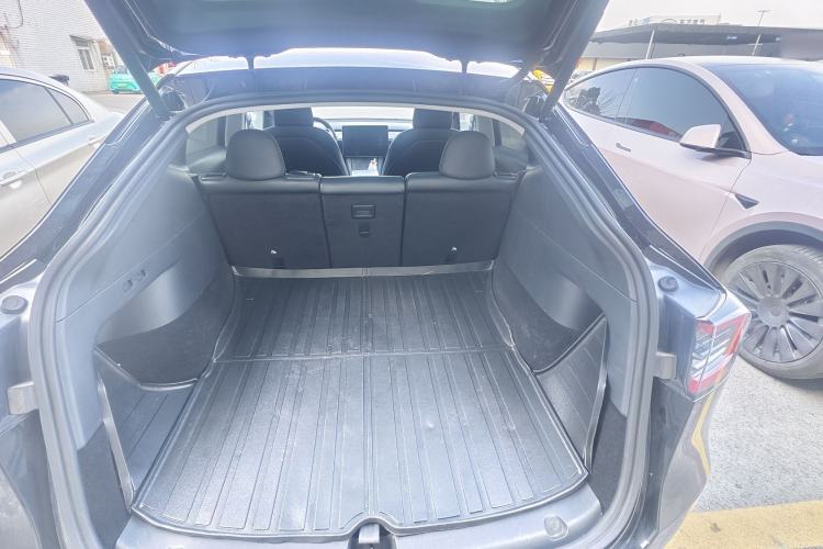 Used Tesla Model Y 2021 Standard Range Rear-Wheel Drive Version Interior 5