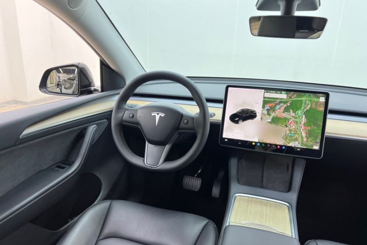 Used Tesla Model Y 2021 Standard Range Rear-Wheel Drive Version Interior 5