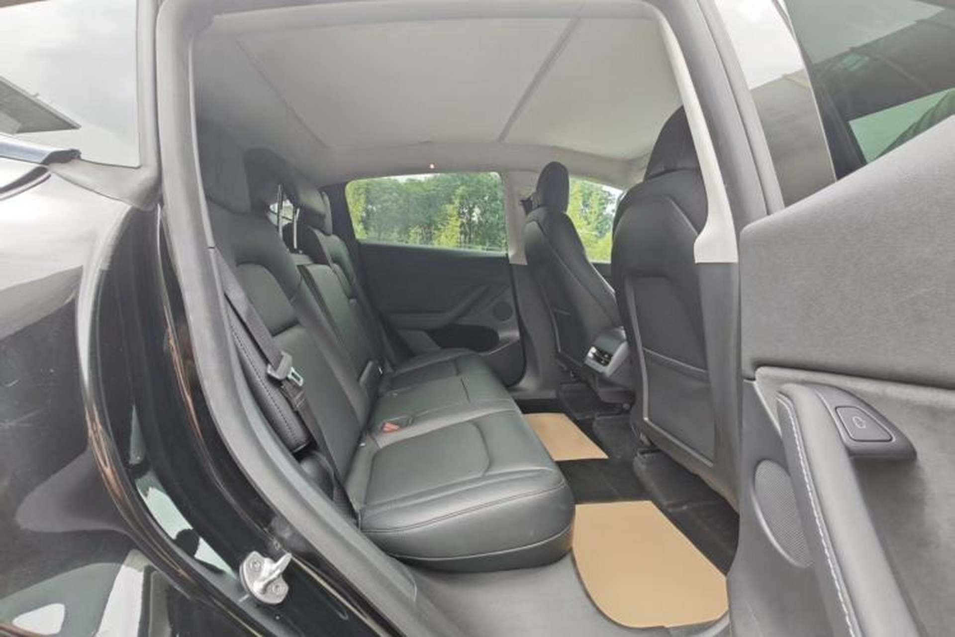Used Tesla Model Y 2021 Standard Range Rear-Wheel Drive Version Interior 5
