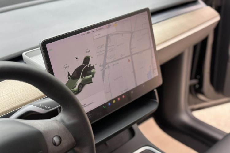 Used Tesla Model Y 2021 Long-Range All-Wheel-Drive Version 3D7 Interior 6