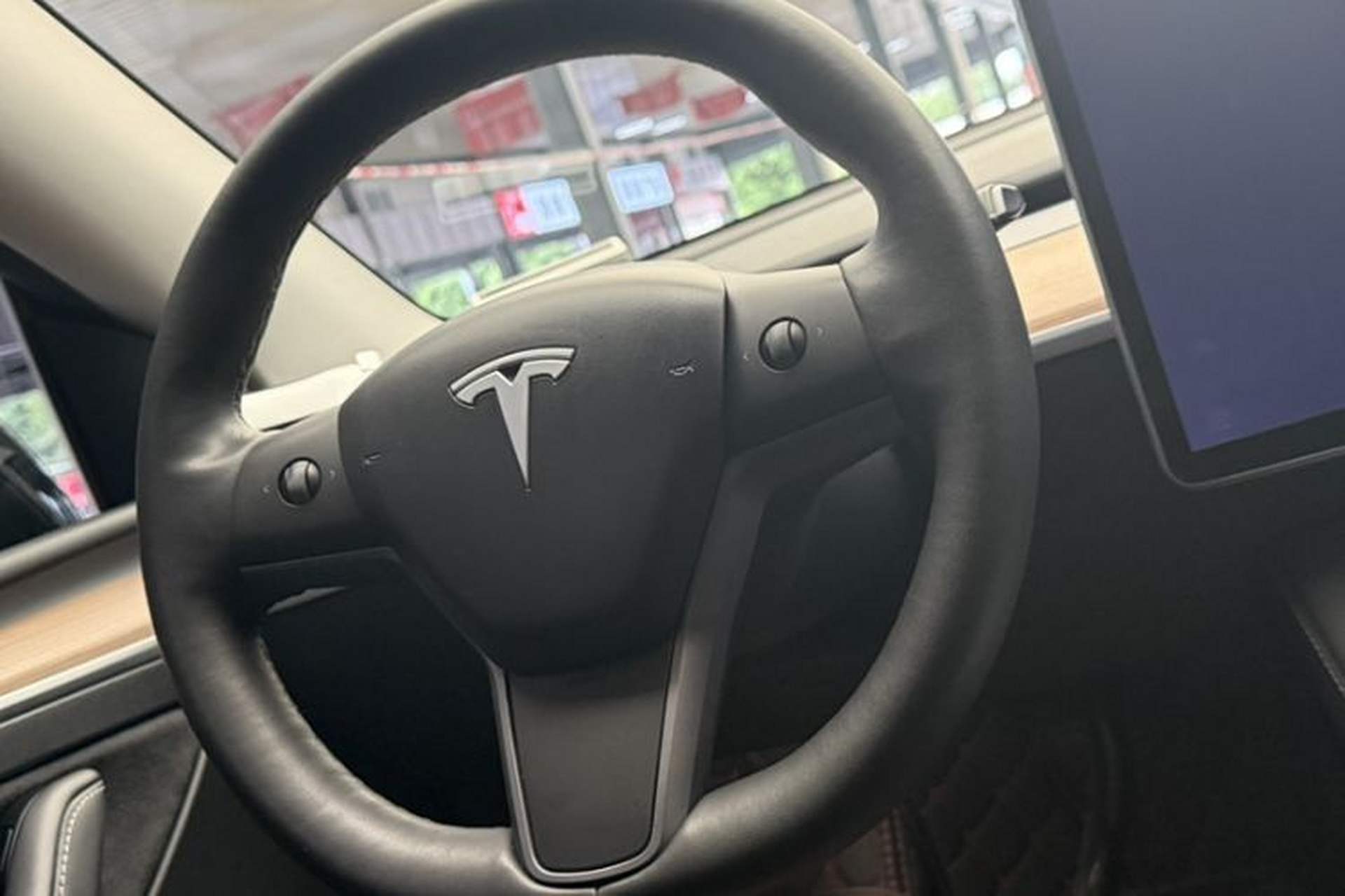 Used Tesla Model Y 2021 Standard Range Rear-Wheel Drive Version Interior 6