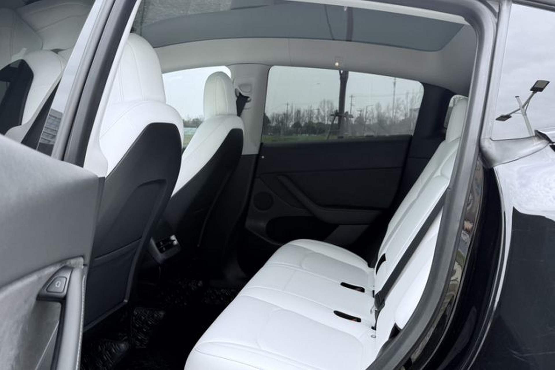 Used Tesla Model Y 2021 Long-Range All-Wheel-Drive Version 3D7 Interior 6