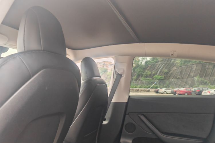 Used Tesla Model Y 2021 Standard Range Rear-Wheel Drive Version Interior 6