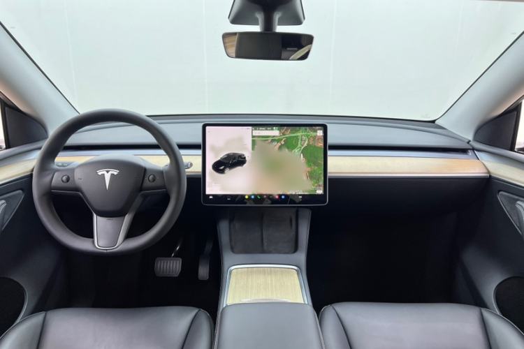 Used Tesla Model Y 2021 Standard Range Rear-Wheel Drive Version Interior 6