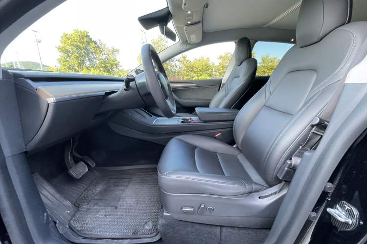 Used Tesla Model Y 2021 Standard Range Rear-Wheel Drive Version Interior 7