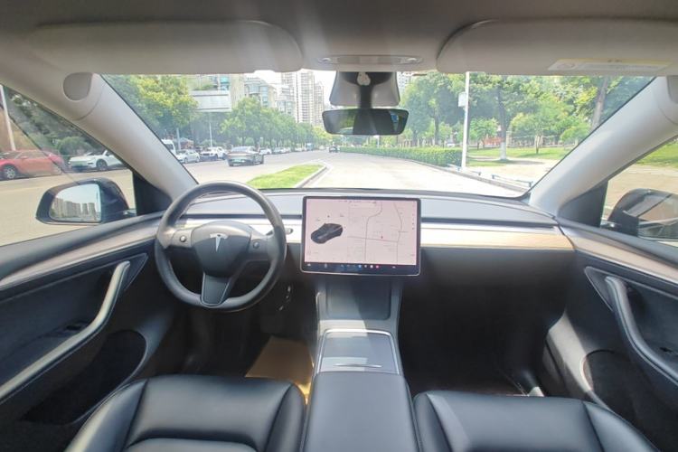 Used Tesla Model Y 2021 Standard Range Rear-Wheel Drive Version Interior 7
