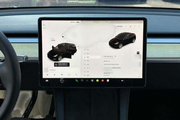Used Tesla Model Y 2021 Standard Range Rear-Wheel Drive Version Interior 7