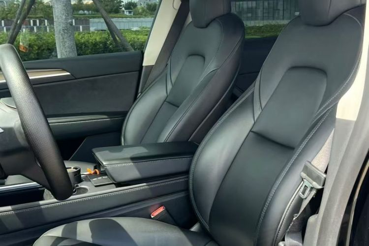 Used Tesla Model Y 2021 Revised Version 2 Long-Range All-Wheel-Drive Edition Interior 7