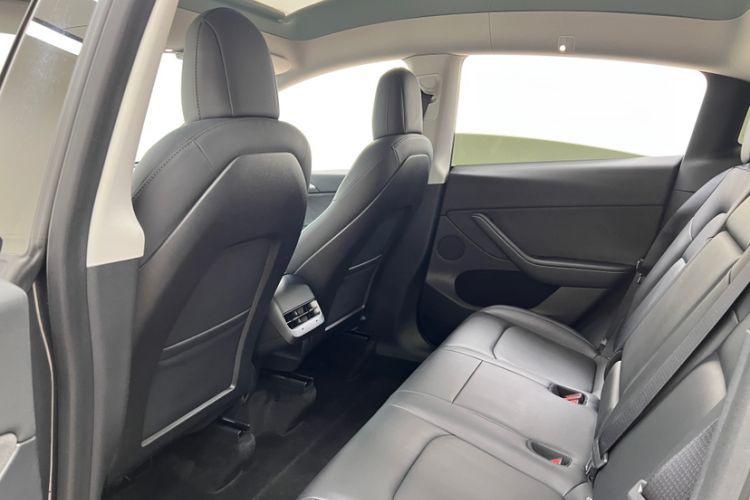 Used Tesla Model Y 2021 Standard Range Rear-Wheel Drive Version Interior 7