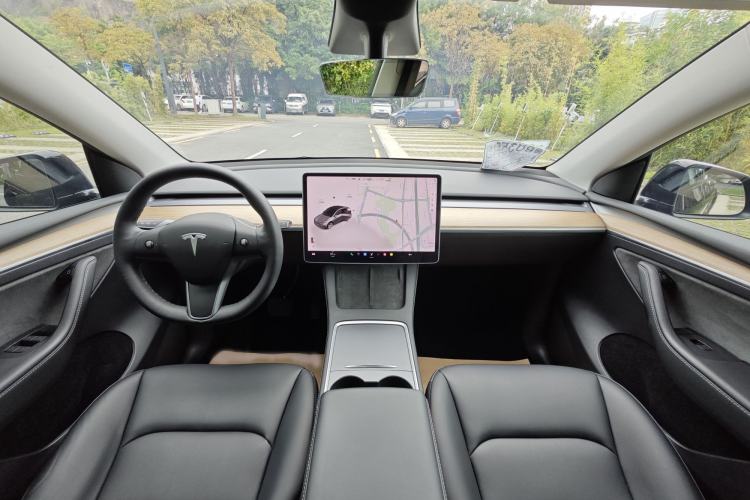 Used Tesla Model Y 2021 Standard Range Rear-Wheel Drive Version Interior 7