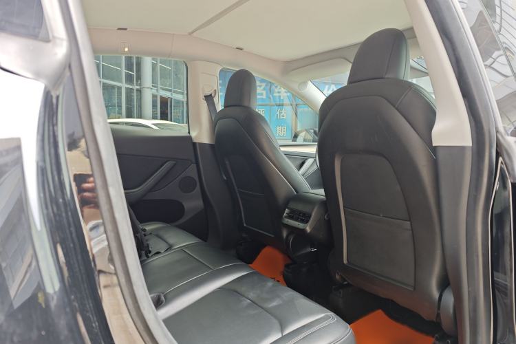 Used Tesla Model Y 2021 Standard Range Rear-Wheel Drive Version Interior 8
