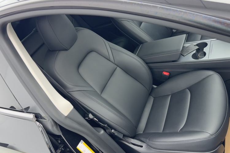 Used Tesla Model Y 2021 Standard Range Rear-Wheel Drive Version Interior 8