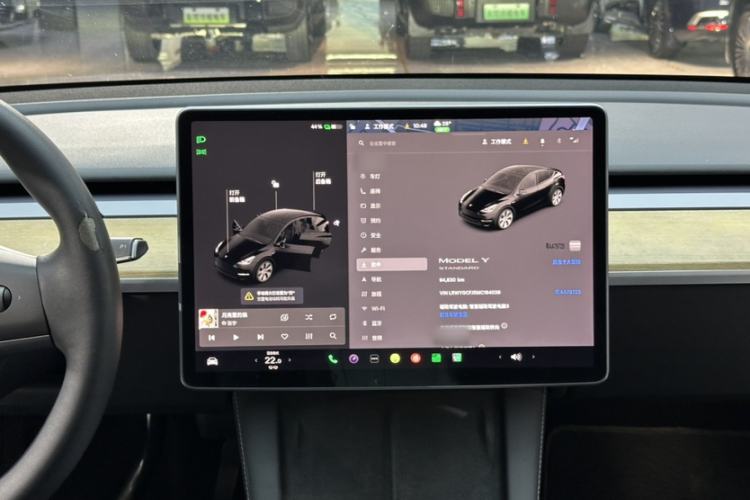 Used Tesla Model Y 2021 Standard Range Rear-Wheel Drive Version Interior 8