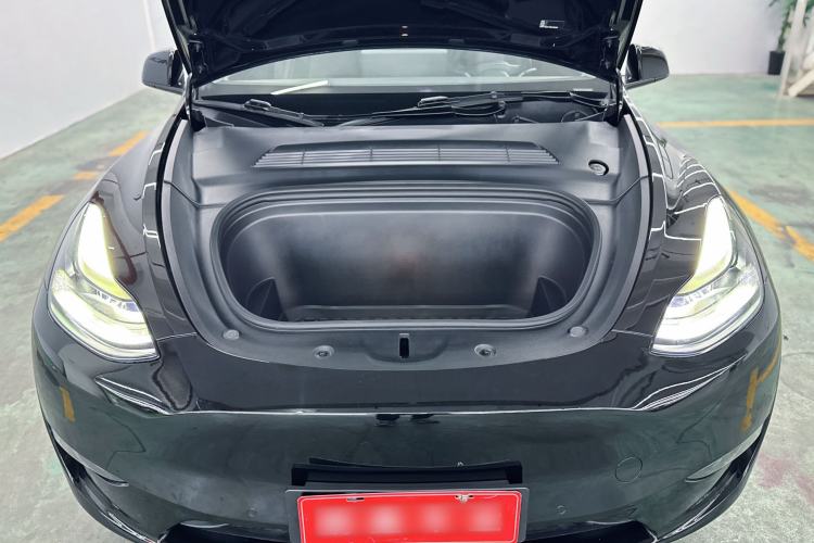 Used Tesla Model Y 2021 Standard Range Rear-Wheel Drive Version Interior 9