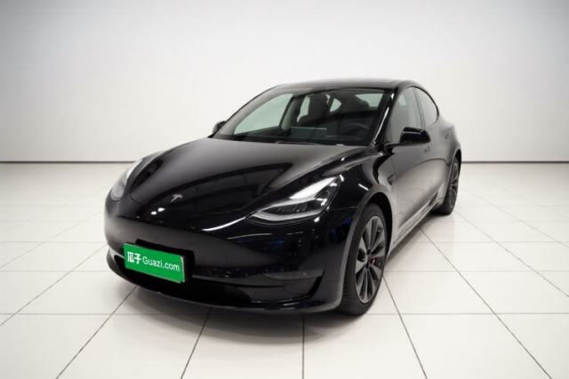 Ojetý Tesla Model Y 2021 Standard Range Rear-Wheel Drive Version