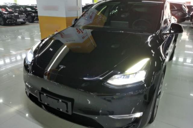 Used Tesla Model Y 2021 Long-Range All-Wheel-Drive Version 3D7