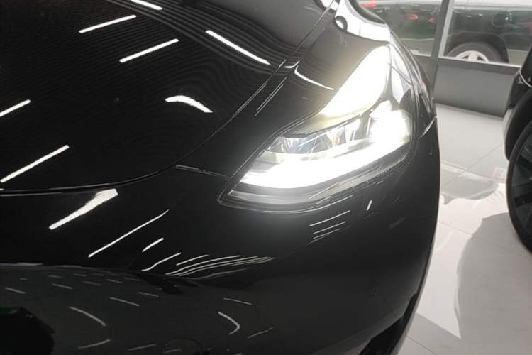 Used Tesla Model Y 2021 Standard Range Rear-Wheel Drive Version Left Front Headlight