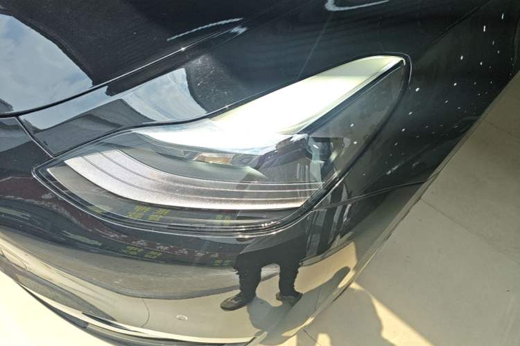 Used Tesla Model Y 2021 Standard Range Rear-Wheel Drive Version Left Front Headlight