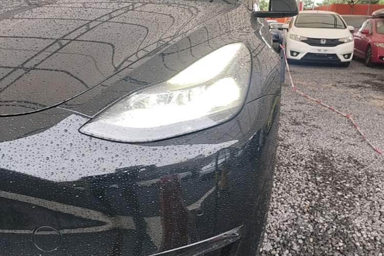 Used Tesla Model Y 2021 Standard Range Rear-Wheel Drive Version Left Front Headlight