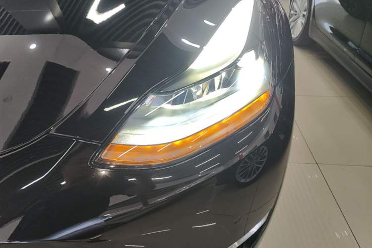 Used Tesla Model Y 2021 Standard Range Rear-Wheel Drive Version Left Front Headlight