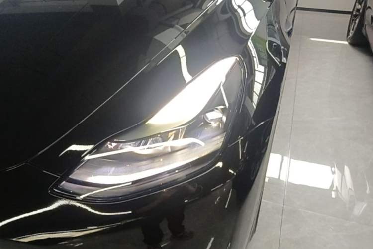 Used Tesla Model Y 2021 Standard Range Rear-Wheel Drive Version Left Front Headlight