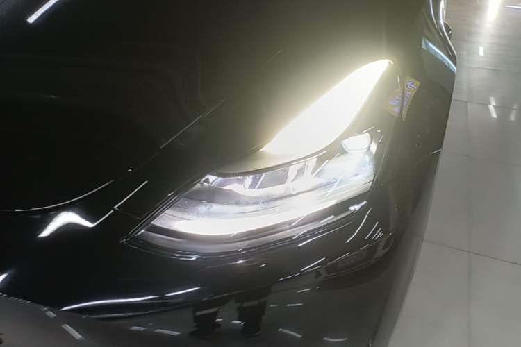Used Tesla Model Y 2021 Standard Range Rear-Wheel Drive Version Left Front Headlight