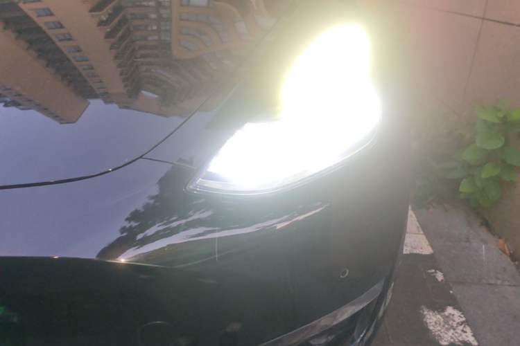 Used Tesla Model Y 2021 Standard Range Rear-Wheel Drive Version Left Front Headlight