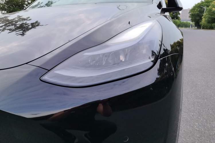 Used Tesla Model Y 2021 Long-Range All-Wheel-Drive Version Left Front Headlight