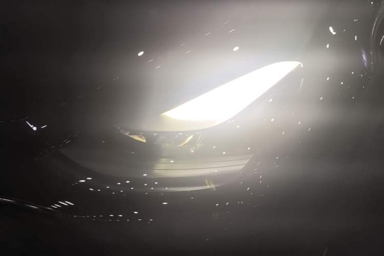 Used Tesla Model Y 2021 Standard Range Rear-Wheel Drive Version Left Front Headlight