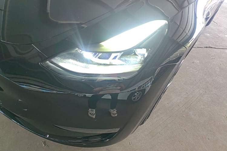 Used Tesla Model Y 2021 Standard Range Rear-Wheel Drive Version Left Front Headlight