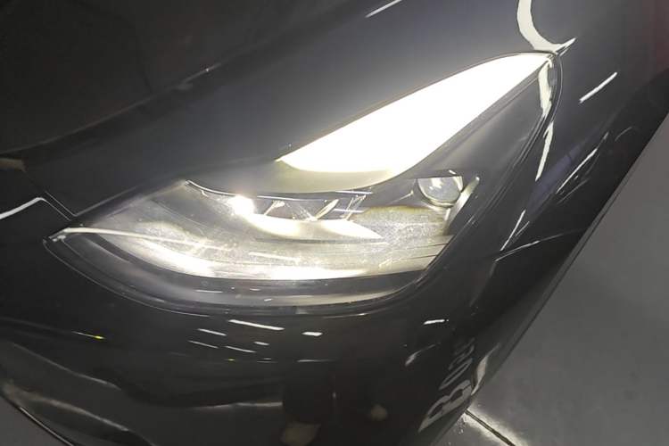 Used Tesla Model Y 2021 Standard Range Rear-Wheel Drive Version Left Front Headlight