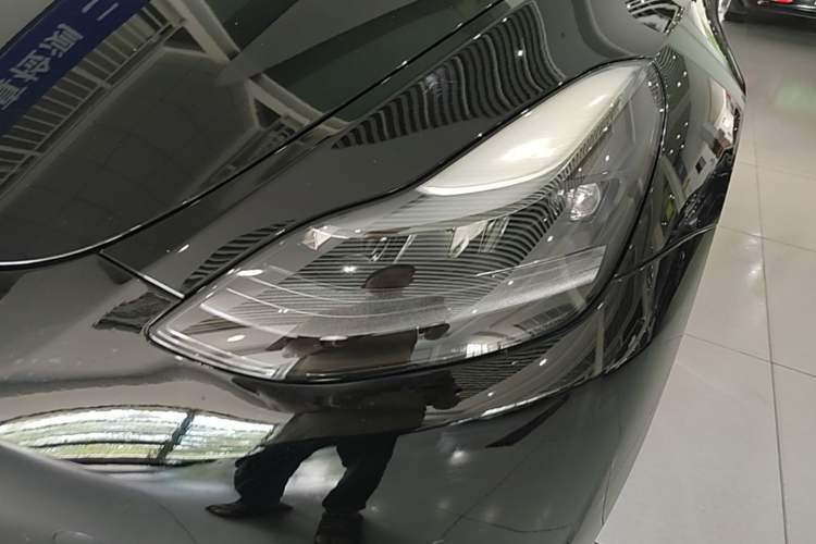 Used Tesla Model Y 2021 Standard Range Rear-Wheel Drive Version Left Front Headlight