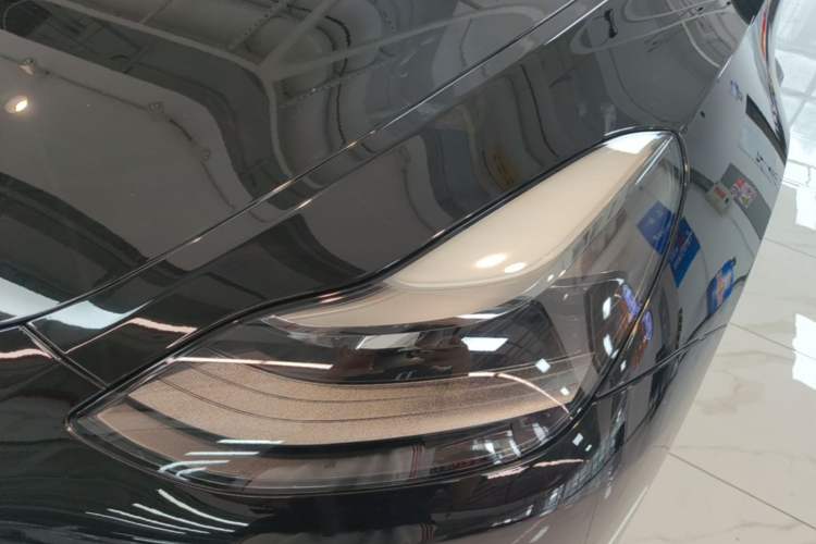 Used Tesla Model Y 2021 Standard Range Rear-Wheel Drive Version Left Front Headlight