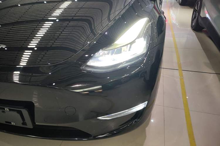 Used Tesla Model Y 2021 Standard Range Rear-Wheel Drive Version Left Front Headlight