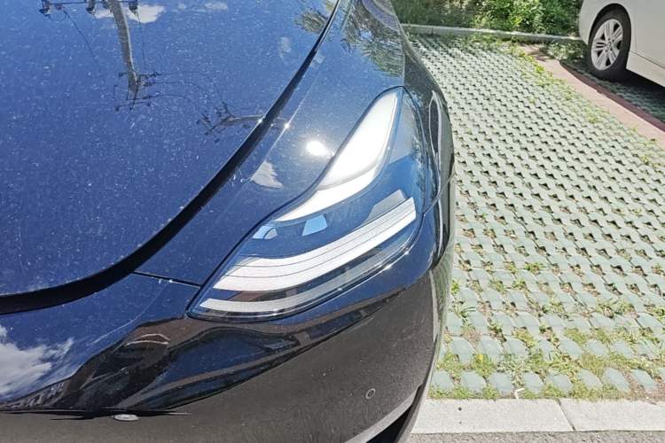 Used Tesla Model Y 2021 Standard Range Rear-Wheel Drive Version Left Front Headlight