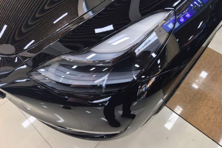 Used Tesla Model Y 2021 Standard Range Rear-Wheel Drive Version Left Front Headlight