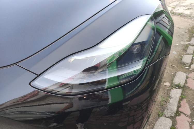 Used Tesla Model Y 2021 Standard Range Rear-Wheel Drive Version Left Front Headlight