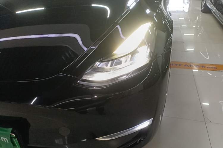 Used Tesla Model Y 2021 Long-Range All-Wheel-Drive Version Left Front Headlight