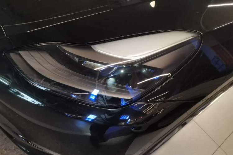 Used Tesla Model Y 2021 Standard Range Rear-Wheel Drive Version Left Front Headlight