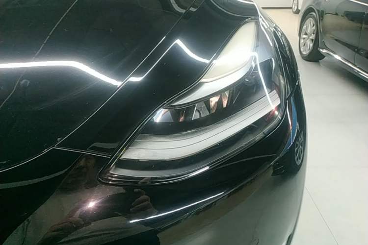 Used Tesla Model Y 2021 Standard Range Rear-Wheel Drive Version Left Front Headlight