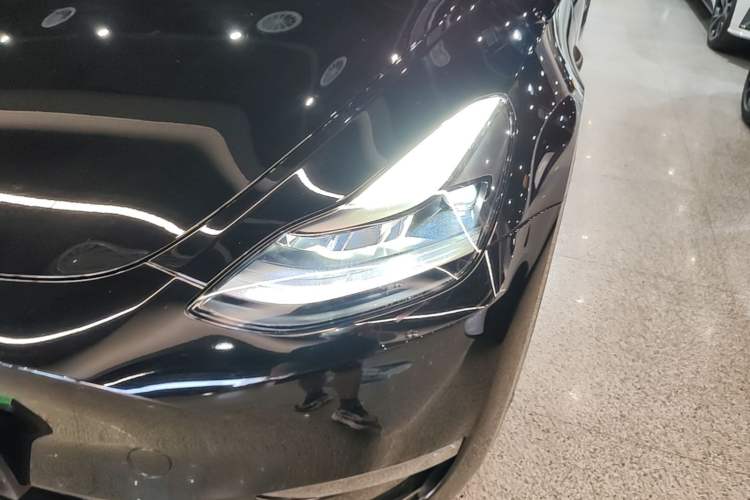Used Tesla Model Y 2021 Long-Range All-Wheel-Drive Version Left Front Headlight