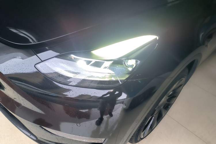 Used Tesla Model Y 2021 Standard Range Rear-Wheel Drive Version Left Front Headlight