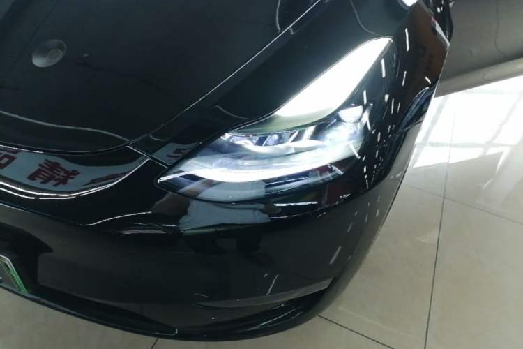 Used Tesla Model Y 2021 Standard Range Rear-Wheel Drive Version Left Front Headlight