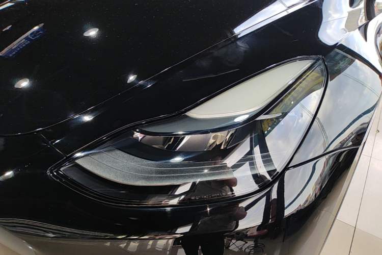 Used Tesla Model Y 2021 Standard Range Rear-Wheel Drive Version Left Front Headlight