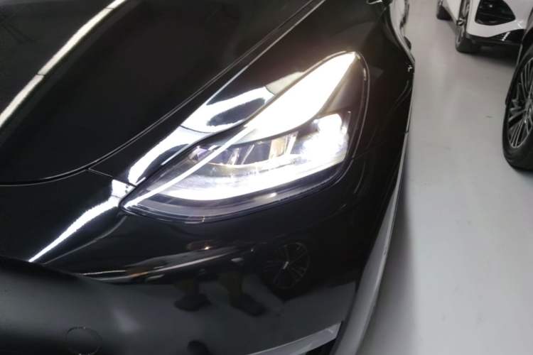 Used Tesla Model Y 2021 Standard Range Rear-Wheel Drive Version Left Front Headlight