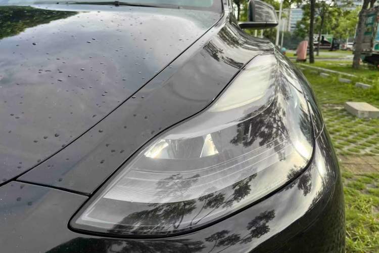 Used Tesla Model Y 2021 Standard Range Rear-Wheel Drive Version Left Front Headlight