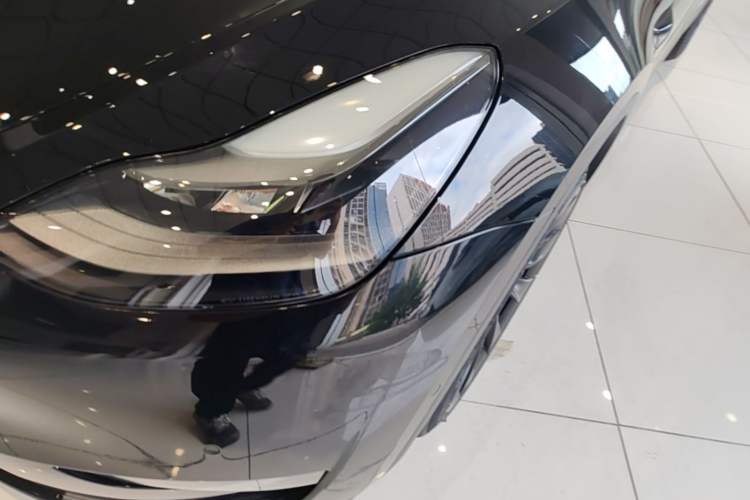 Used Tesla Model Y 2021 Long-Range All-Wheel-Drive Version Left Front Headlight