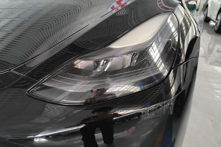 Used Tesla Model Y 2021 Standard Range Rear-Wheel Drive Version Left Front Headlight