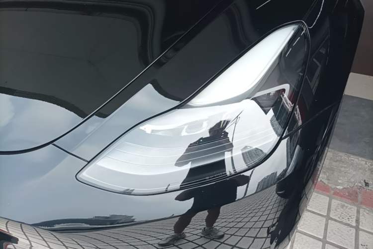 Used Tesla Model Y 2021 Standard Range Rear-Wheel Drive Version Left Front Headlight
