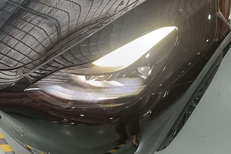 Used Tesla Model Y 2021 Standard Range Rear-Wheel Drive Version Left Front Headlight